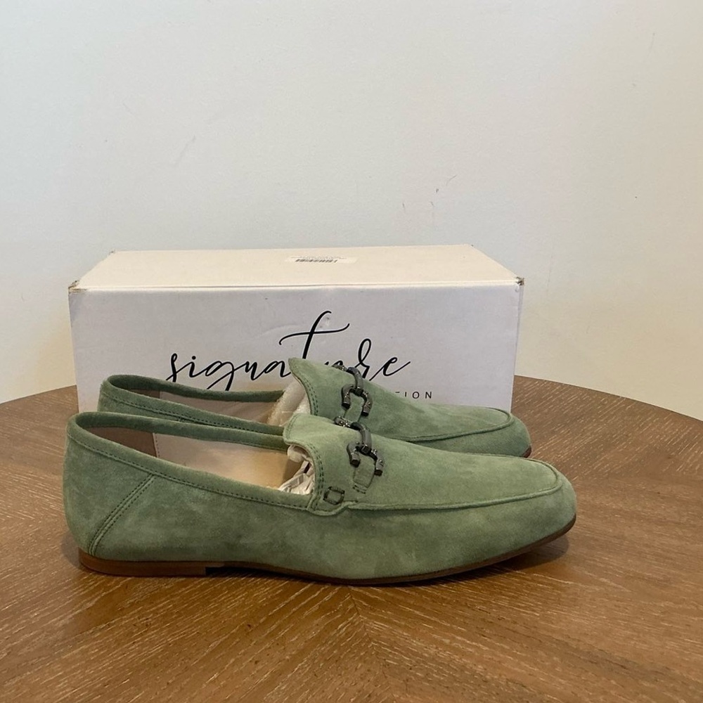 Journee Signature | Women's Giia Tailored Slip On Loafers - Picture 5 of 5